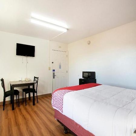 Oyo Hotel Kalama Kültér fotó