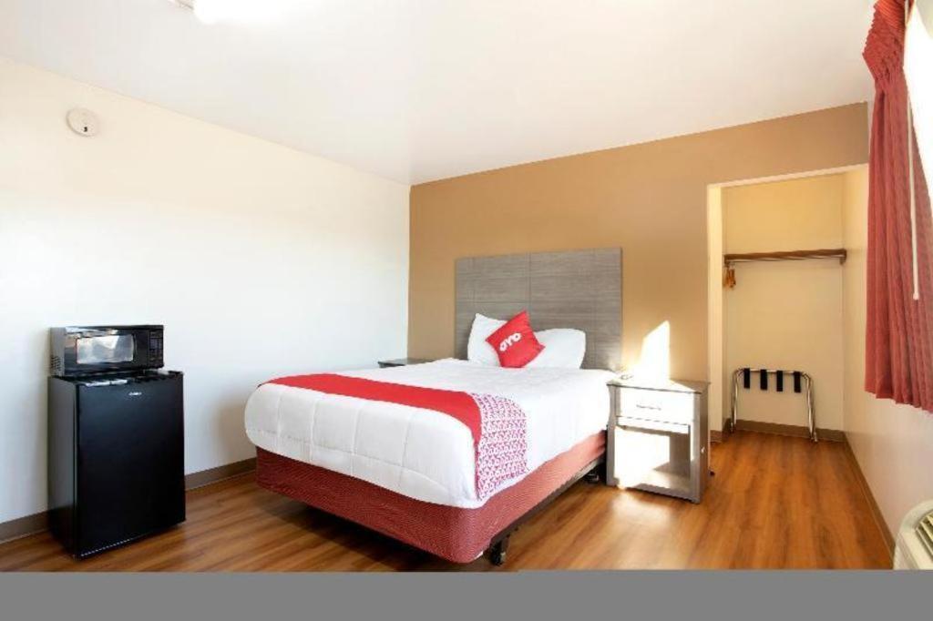Oyo Hotel Kalama Kültér fotó