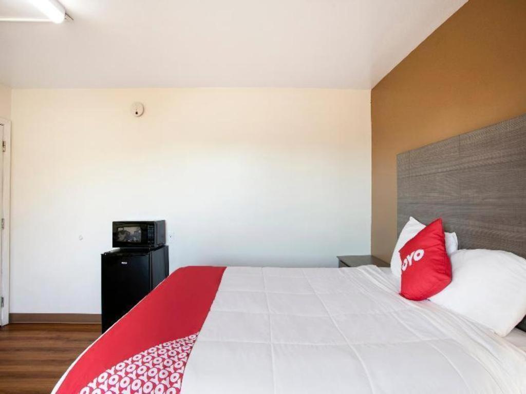 Oyo Hotel Kalama Kültér fotó