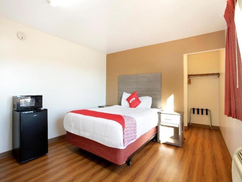 Oyo Hotel Kalama Kültér fotó