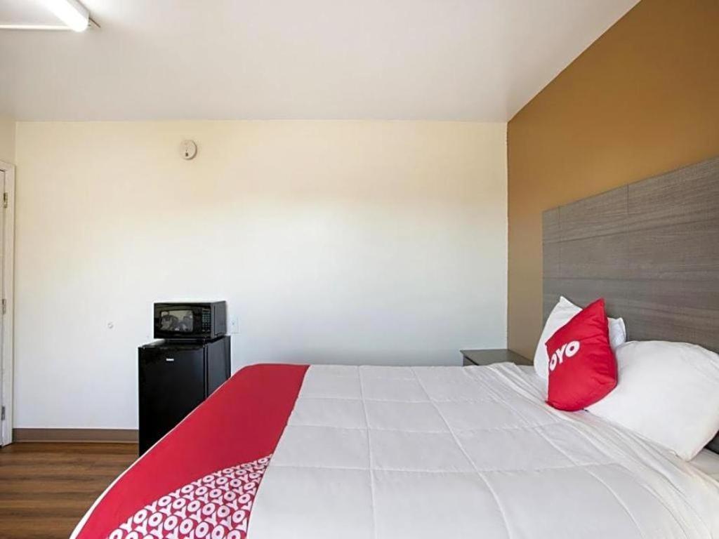 Oyo Hotel Kalama Kültér fotó