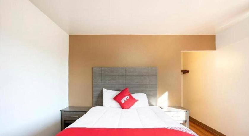 Oyo Hotel Kalama Kültér fotó
