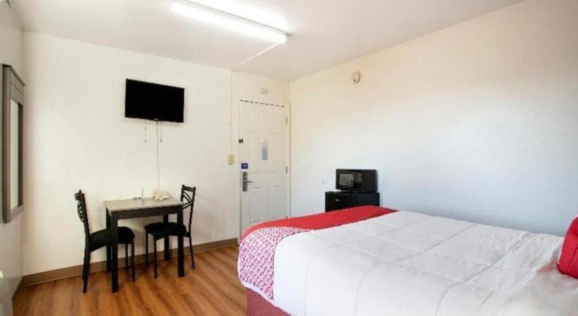Oyo Hotel Kalama Kültér fotó