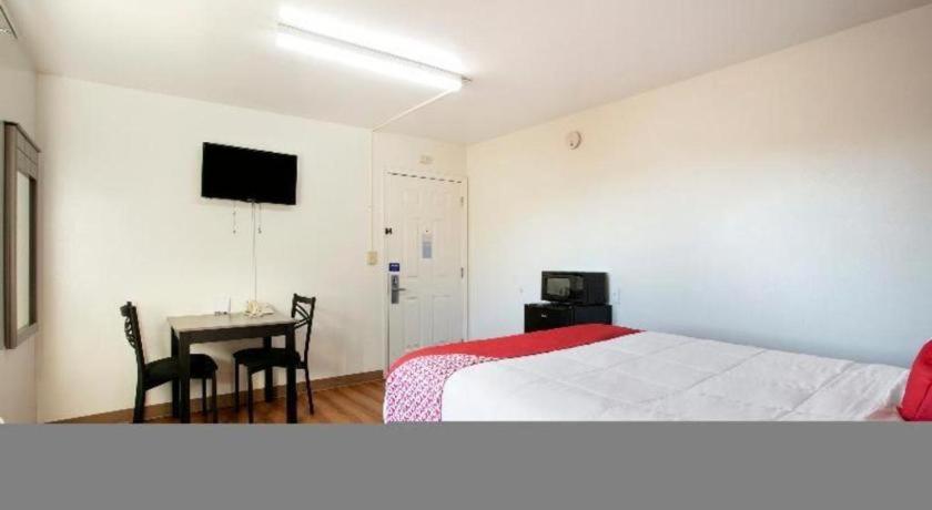 Oyo Hotel Kalama Kültér fotó