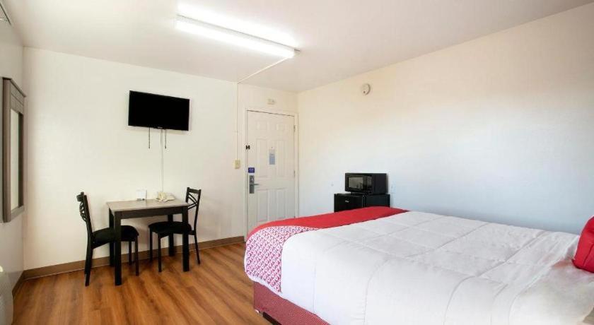 Oyo Hotel Kalama Kültér fotó
