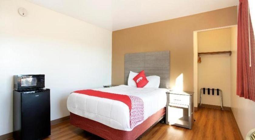 Oyo Hotel Kalama Kültér fotó
