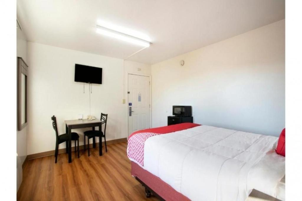 Oyo Hotel Kalama Kültér fotó